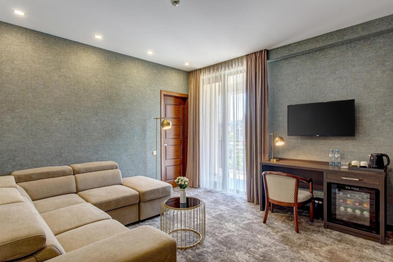 Vinum Hotel Tiflis Dış mekan fotoğraf