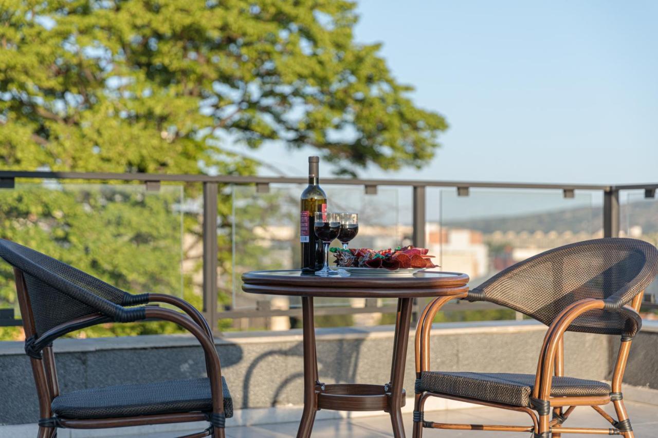 Vinum Hotel Tiflis Dış mekan fotoğraf
