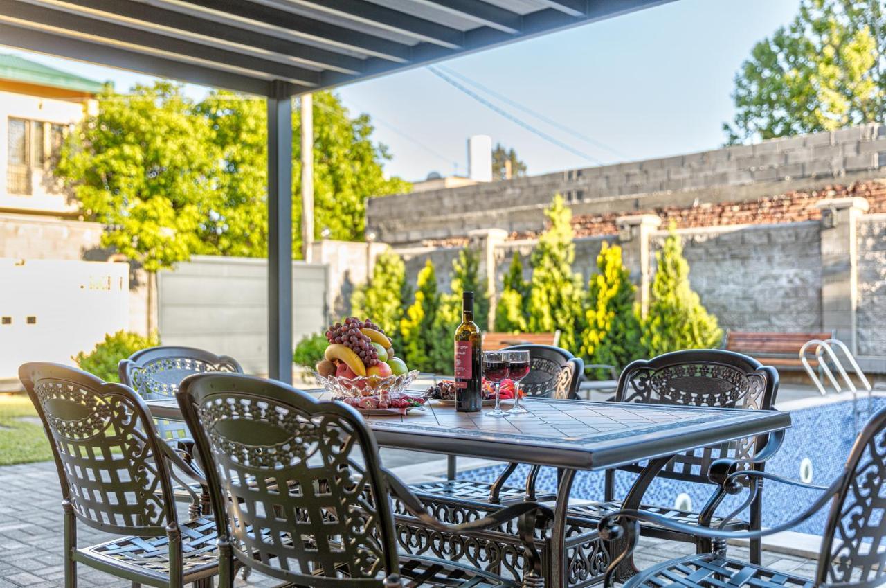 Vinum Hotel Tiflis Dış mekan fotoğraf