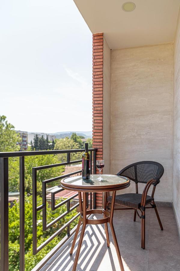 Vinum Hotel Tiflis Dış mekan fotoğraf